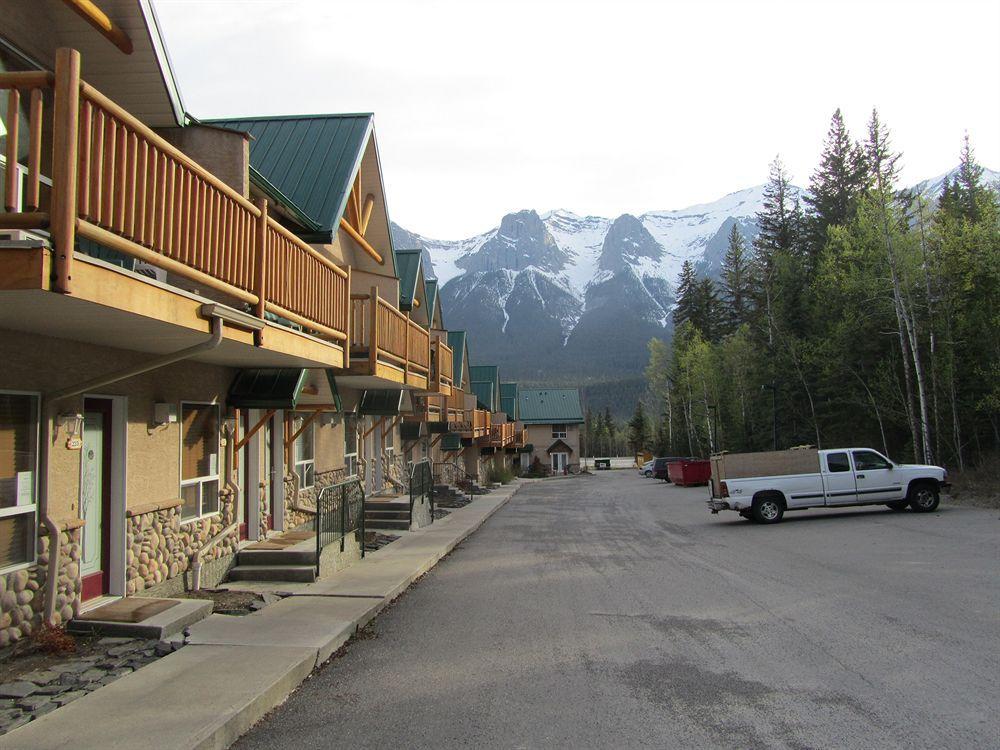 Inn Of The Rockies 坎莫尔 外观 照片