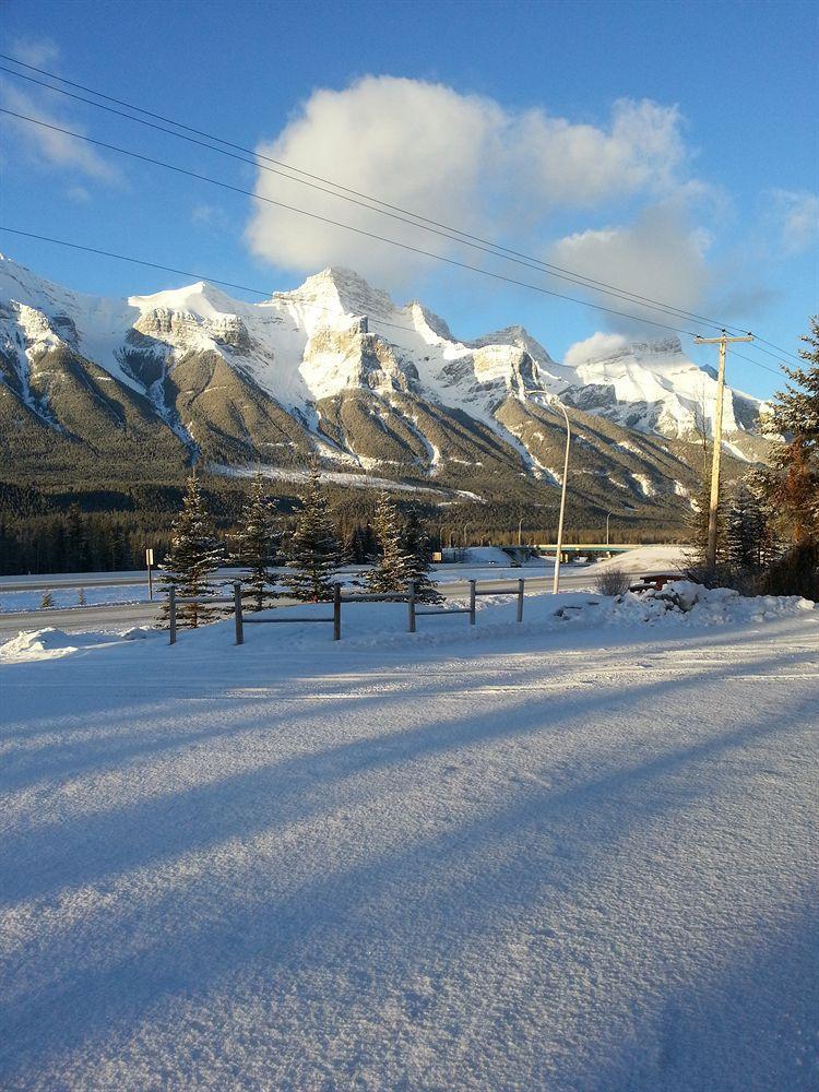 Inn Of The Rockies 坎莫尔 外观 照片
