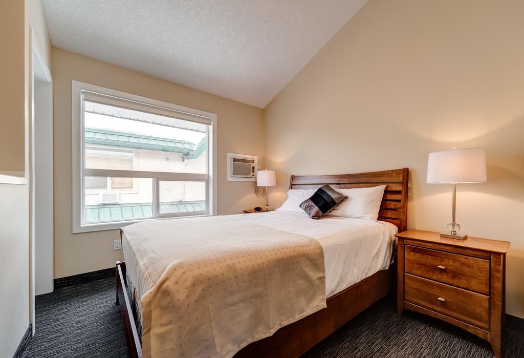 Inn Of The Rockies 坎莫尔 外观 照片