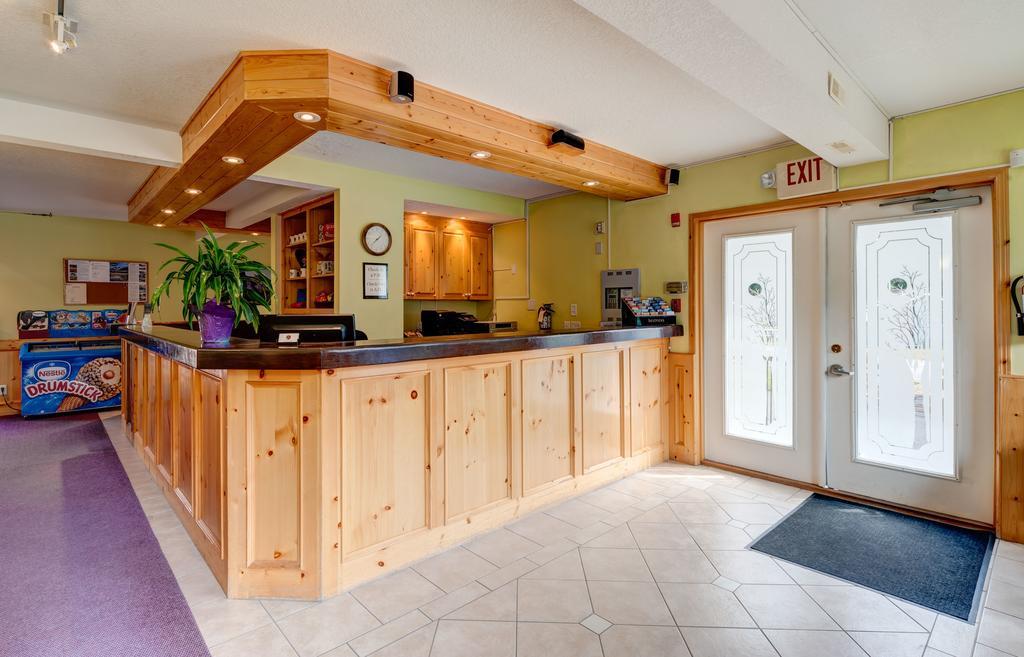 Inn Of The Rockies 坎莫尔 外观 照片