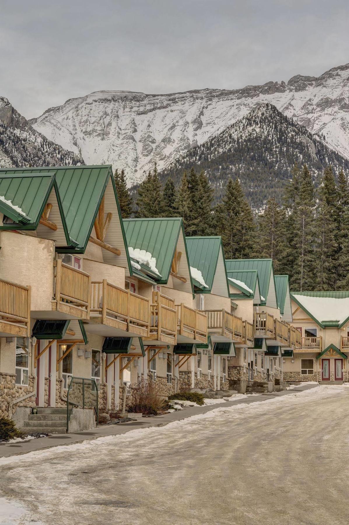 Inn Of The Rockies 坎莫尔 外观 照片